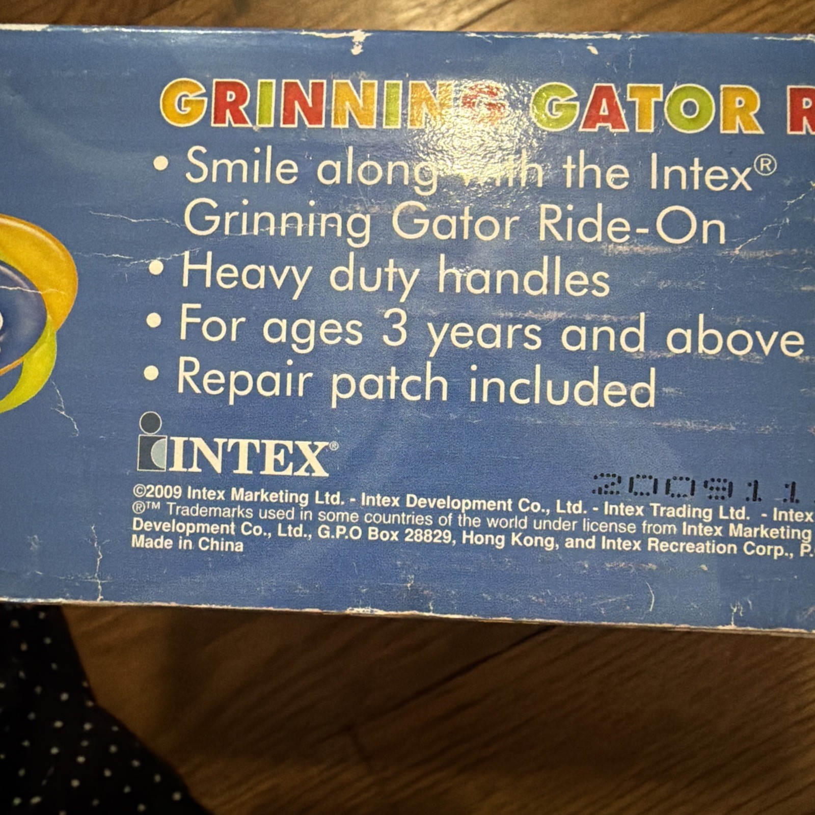 The Wet Set Grinning Gator Ride On Float -67x17” Never Opened - Vintage 2009