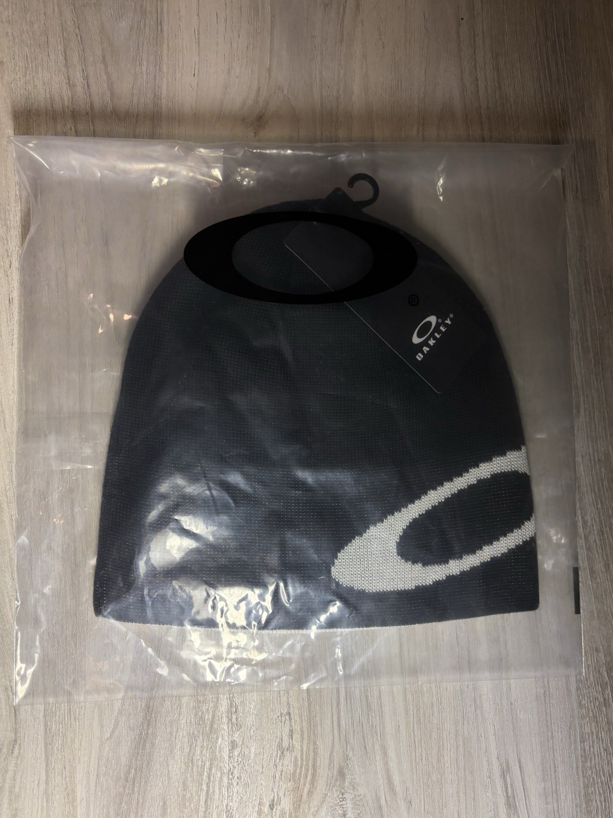 Oakley Black Beanie Ellipse White Reversible Y2K