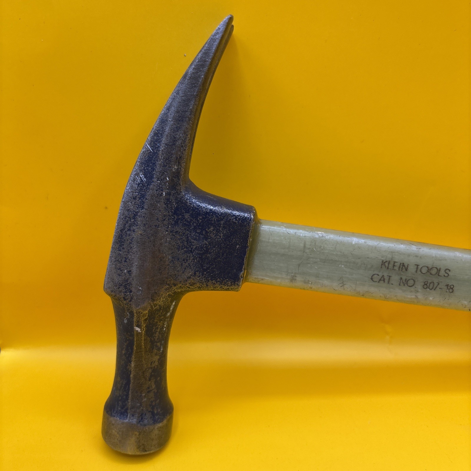 Klein Electrician's Straight-Claw Hammer Fiberglass 807-18