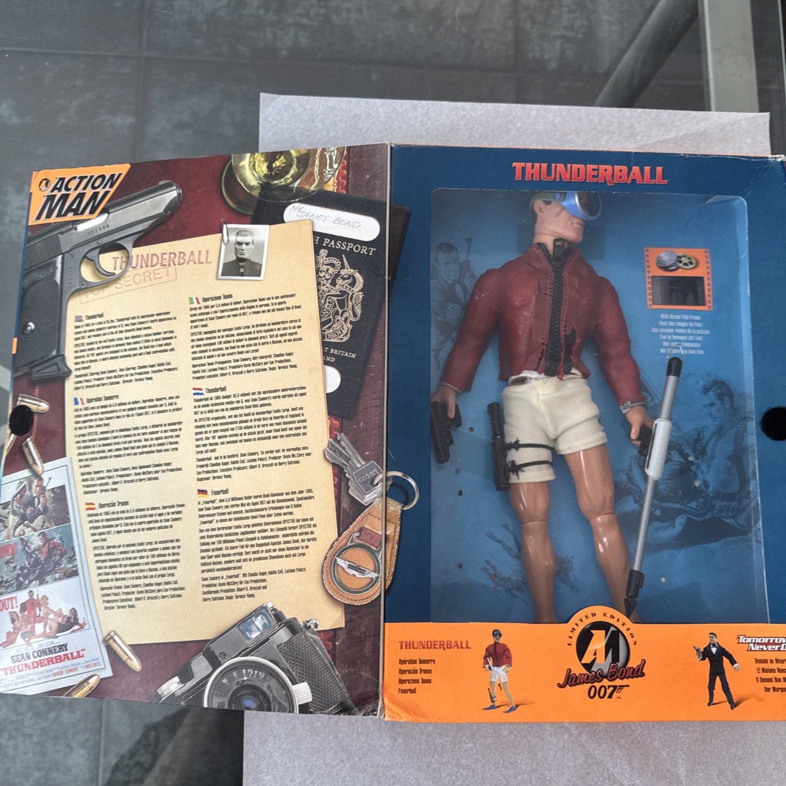 1997 Hasbro Action Man James Bond 007 Thunderball Fast Ship