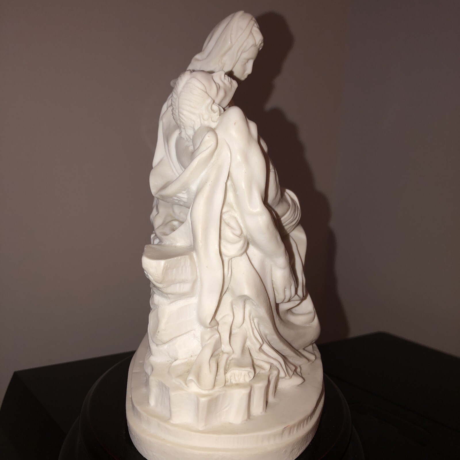 Michelangelo's Pieta Jesus Sculptor A. Santini PIETA Classic9x7x4” Made In Italy