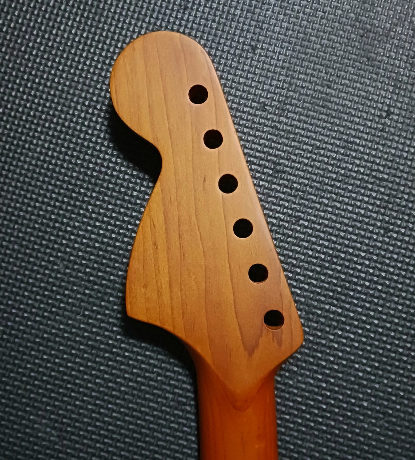 70s Style Strat Neck- Roasted Canadian Maple 👍 Quality!