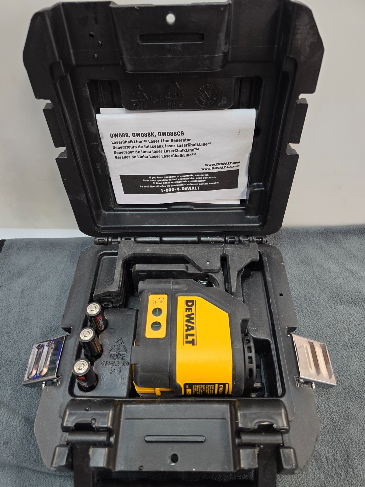 Dewalt Green Self-Leveling Cross Line Laser Level DW088CG
