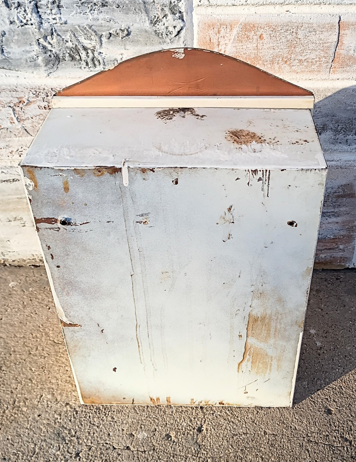 Vintage Metal Wall Mount Medicine Cabinet Arched Door Mirror Etched Lines & Dots