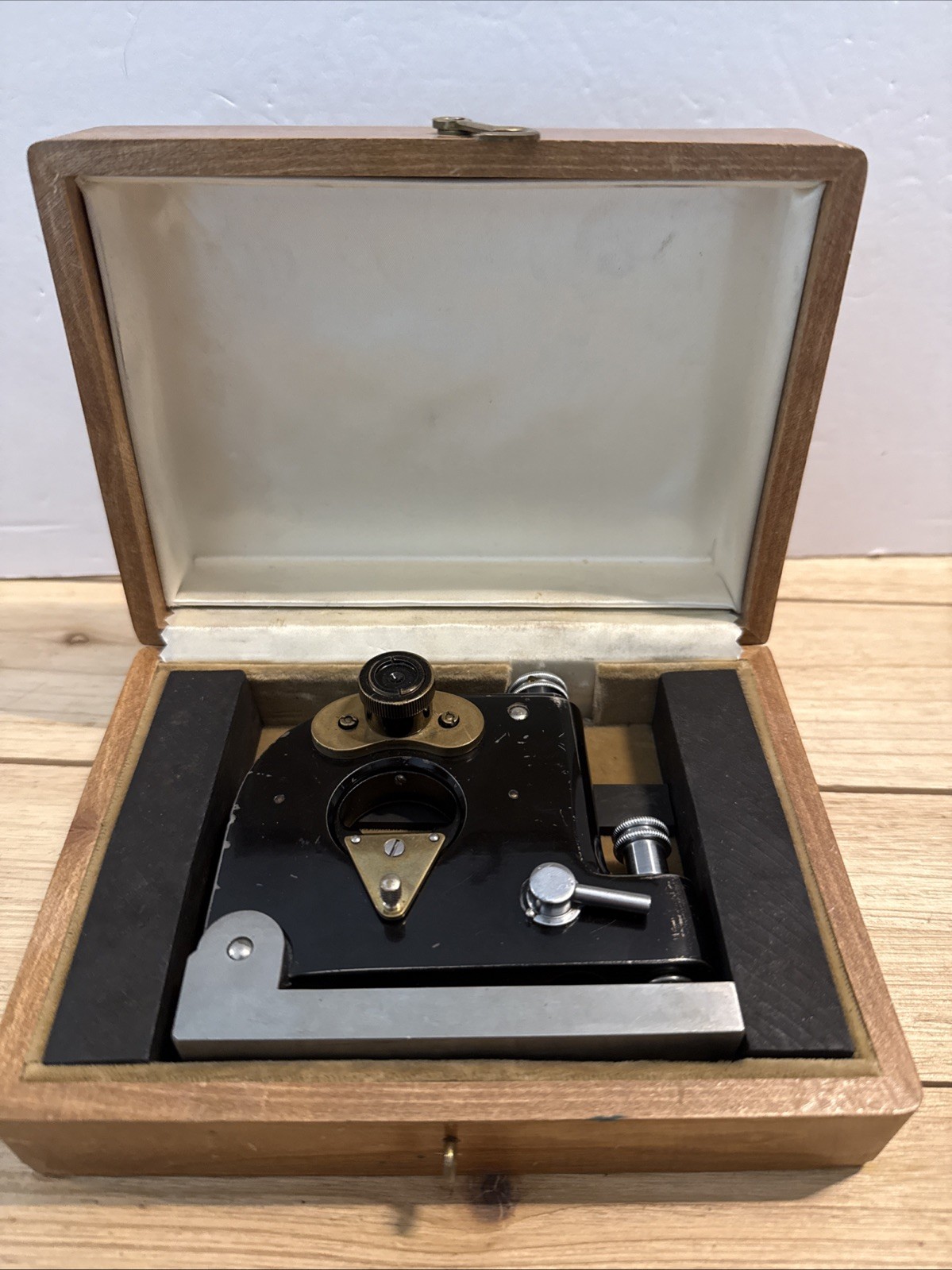 Vintage Bausch & Lomb Precision Machinist Spirit Level in Wood Case USA Rare