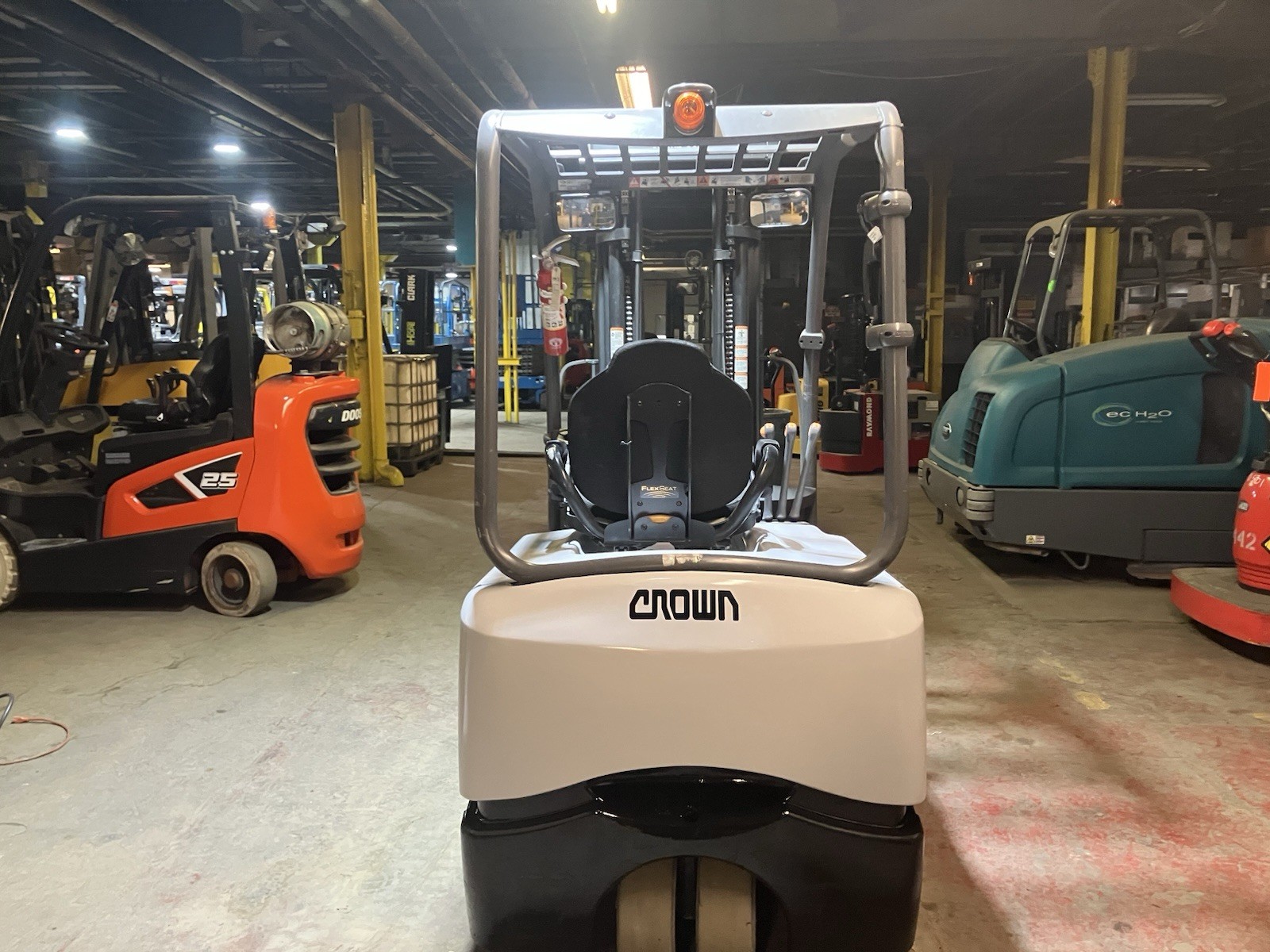 2021 Crown 4000 LB Forklift With Side Shift and Triple Mast Model SC5215-40
