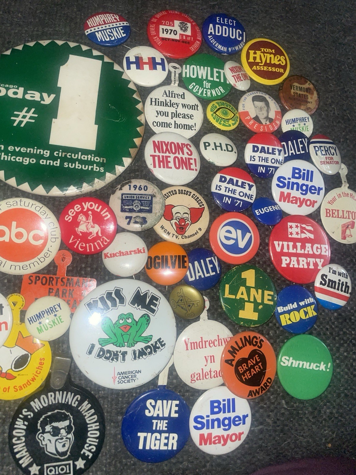 (59) Vintage Pin And Item Assortment/ Politics & Misc Advertisement