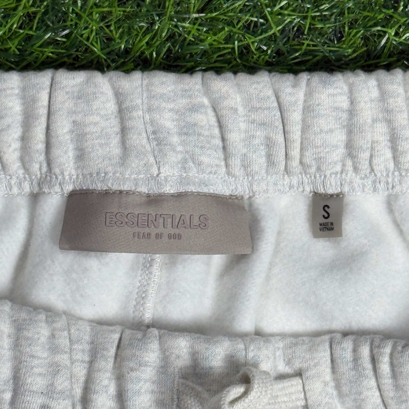 Fear of God Essentials Shorts SS22 Light Oatmeal - 100% Authentic (XS-XL)