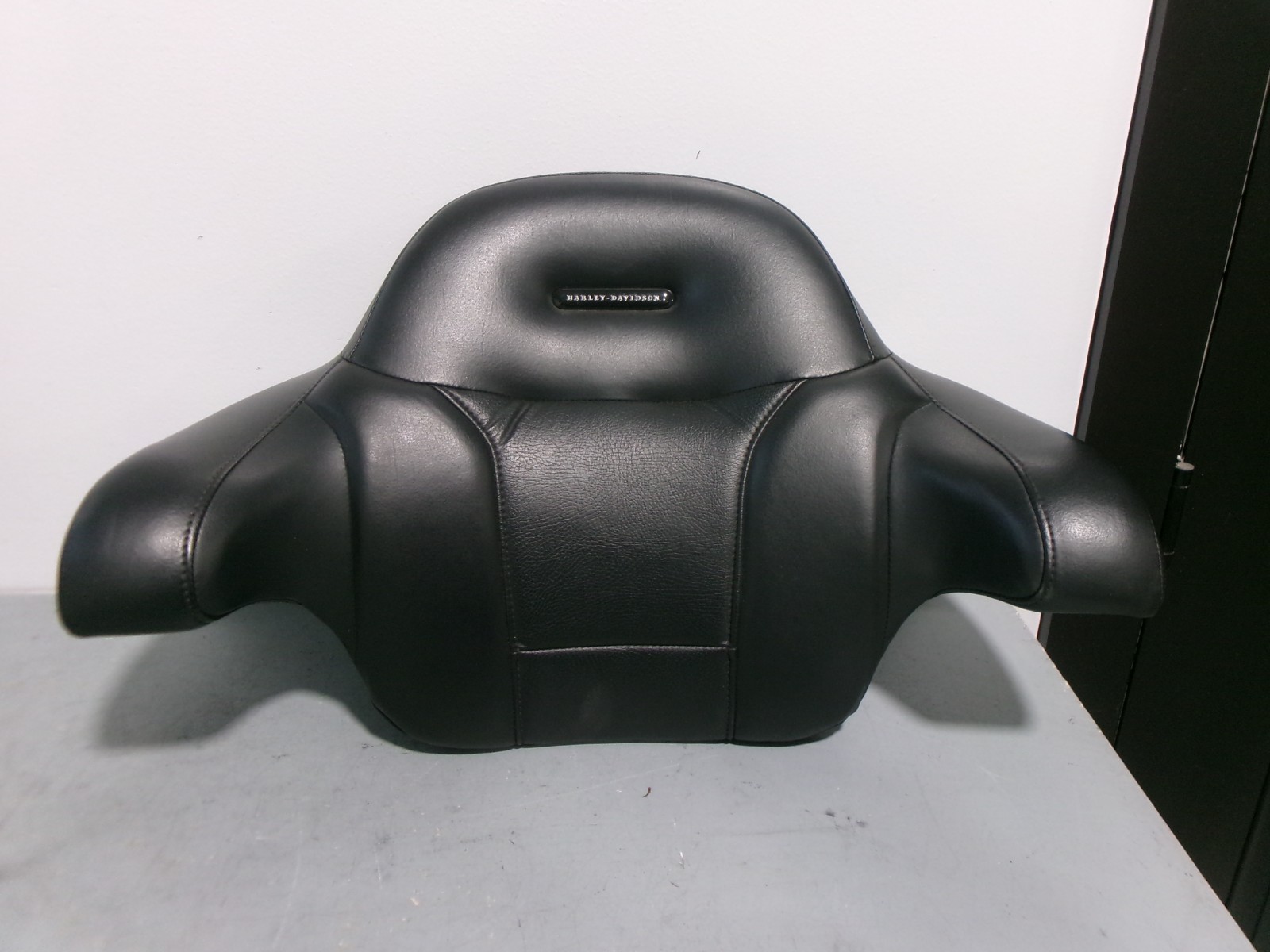 2015 Harley Davidson CVO Electra Glide King Tour Pak Pad, Used, PN-52300225