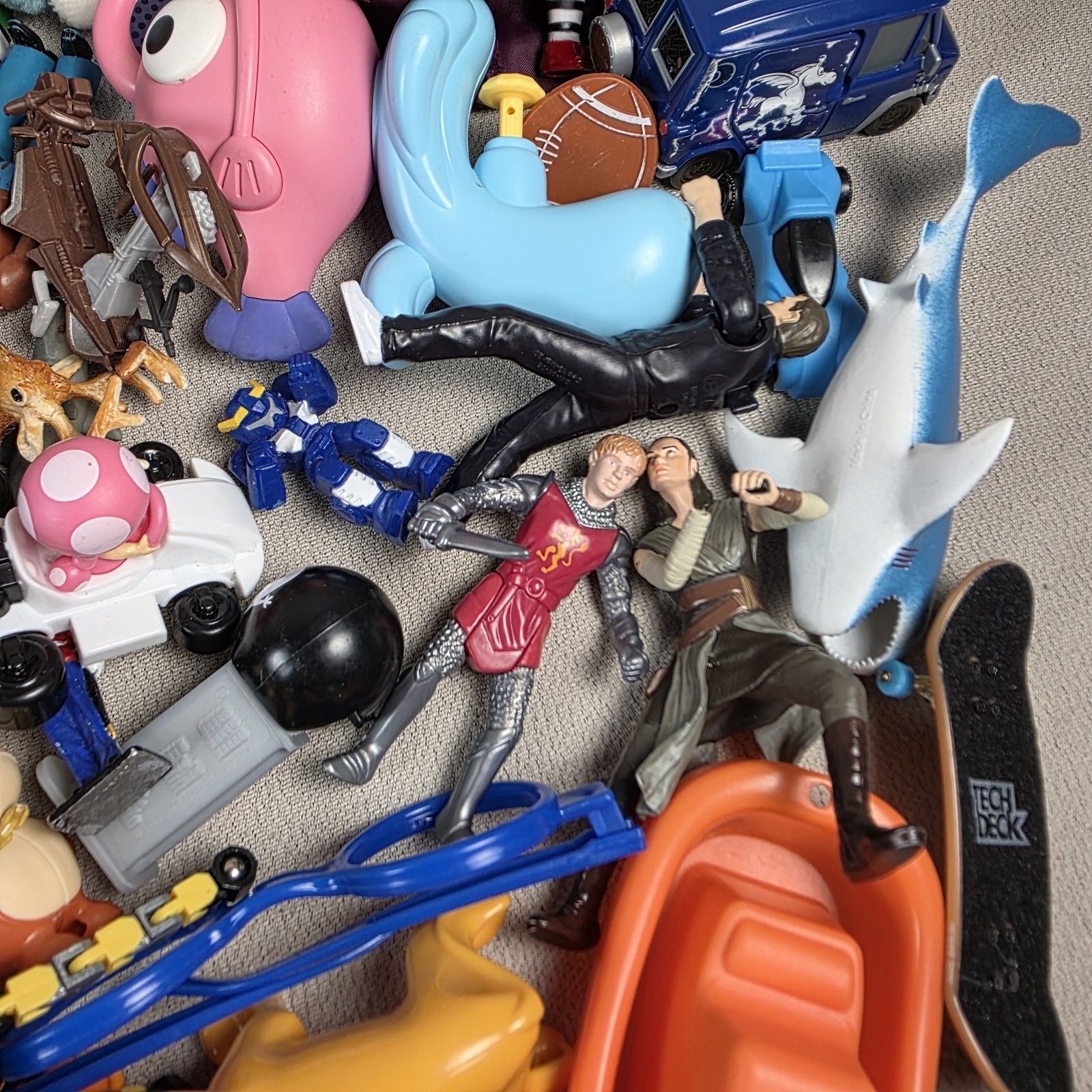Mixed Lot Of Toys Vtg To Newer AS IS - 4lbs