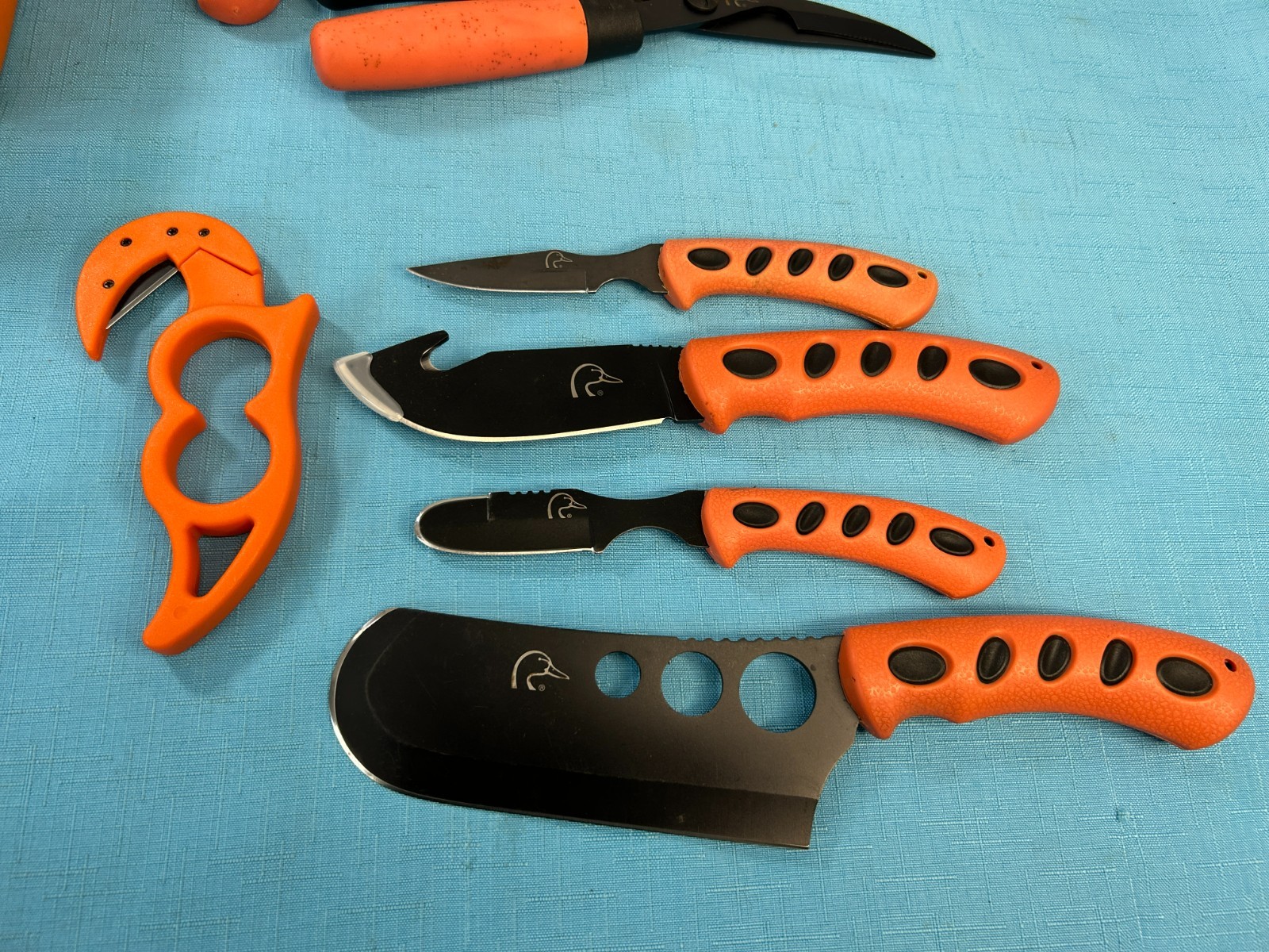 Ducks Unlimited 11 piece Field Dressing Game Kit Knife Steel Soft Sided Case