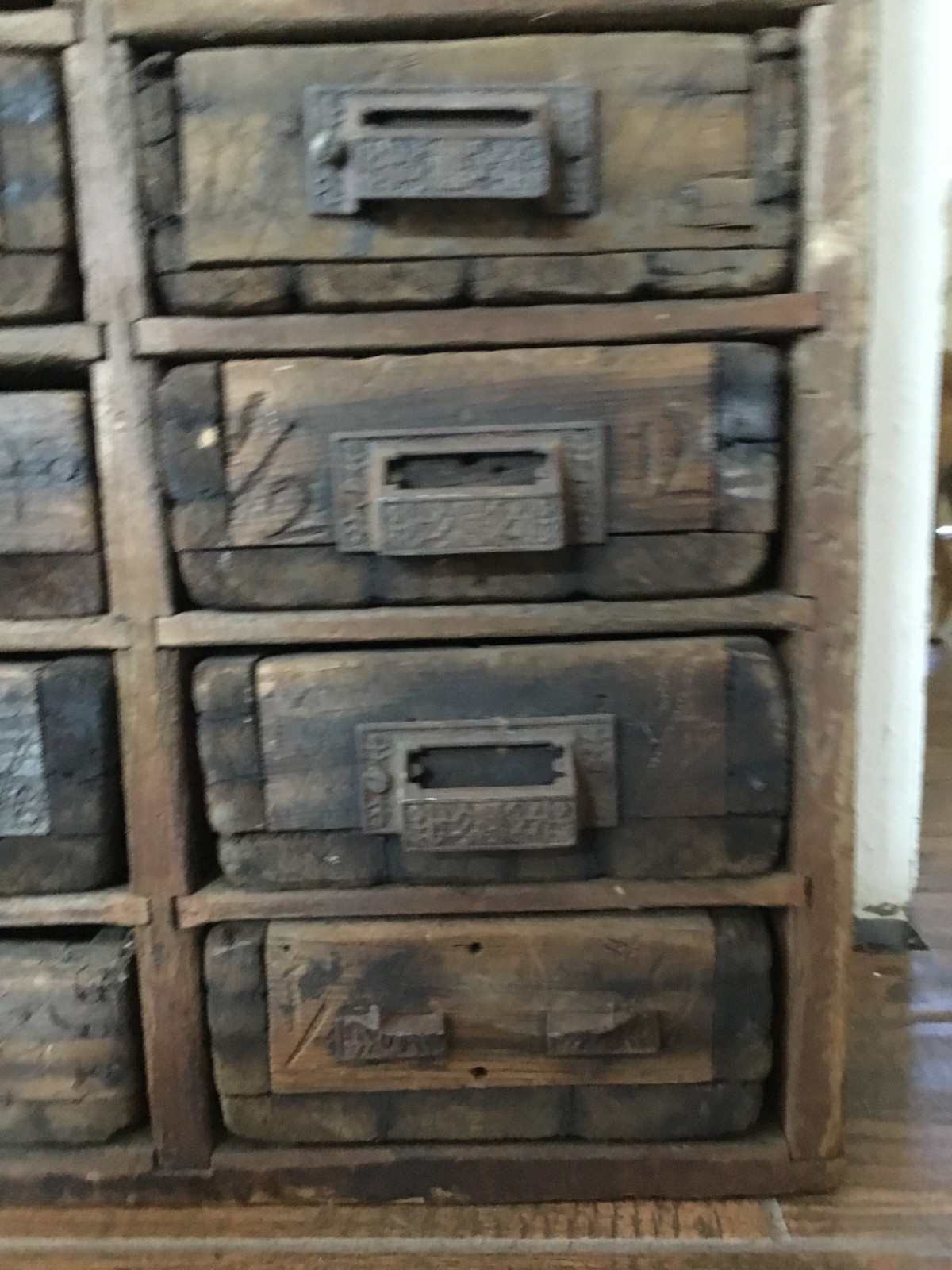 ANTIQUE APOTHECARY / HARDWARE STORE 14 DRAWER WOODEN CABINET "LOOK"