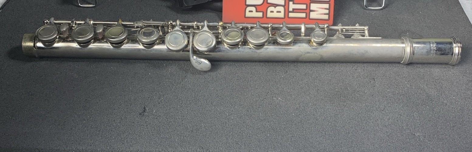 WINDSOR STUDENT FLUTE WITH CASE, “AS IS” PARTS OR REPAIR, DISPLAY PIECE