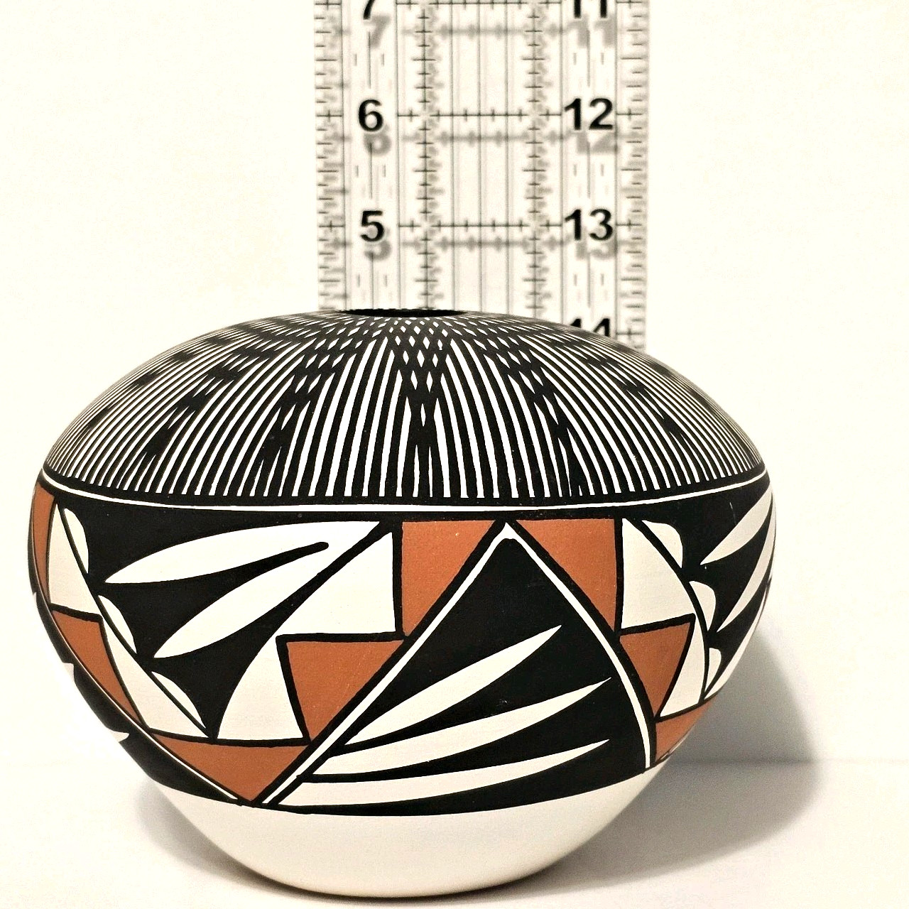 B D (Beverly) Garcia Acoma NM Pottery Line Work Signed 4.5"H & 5.5"W Hand-Coiled