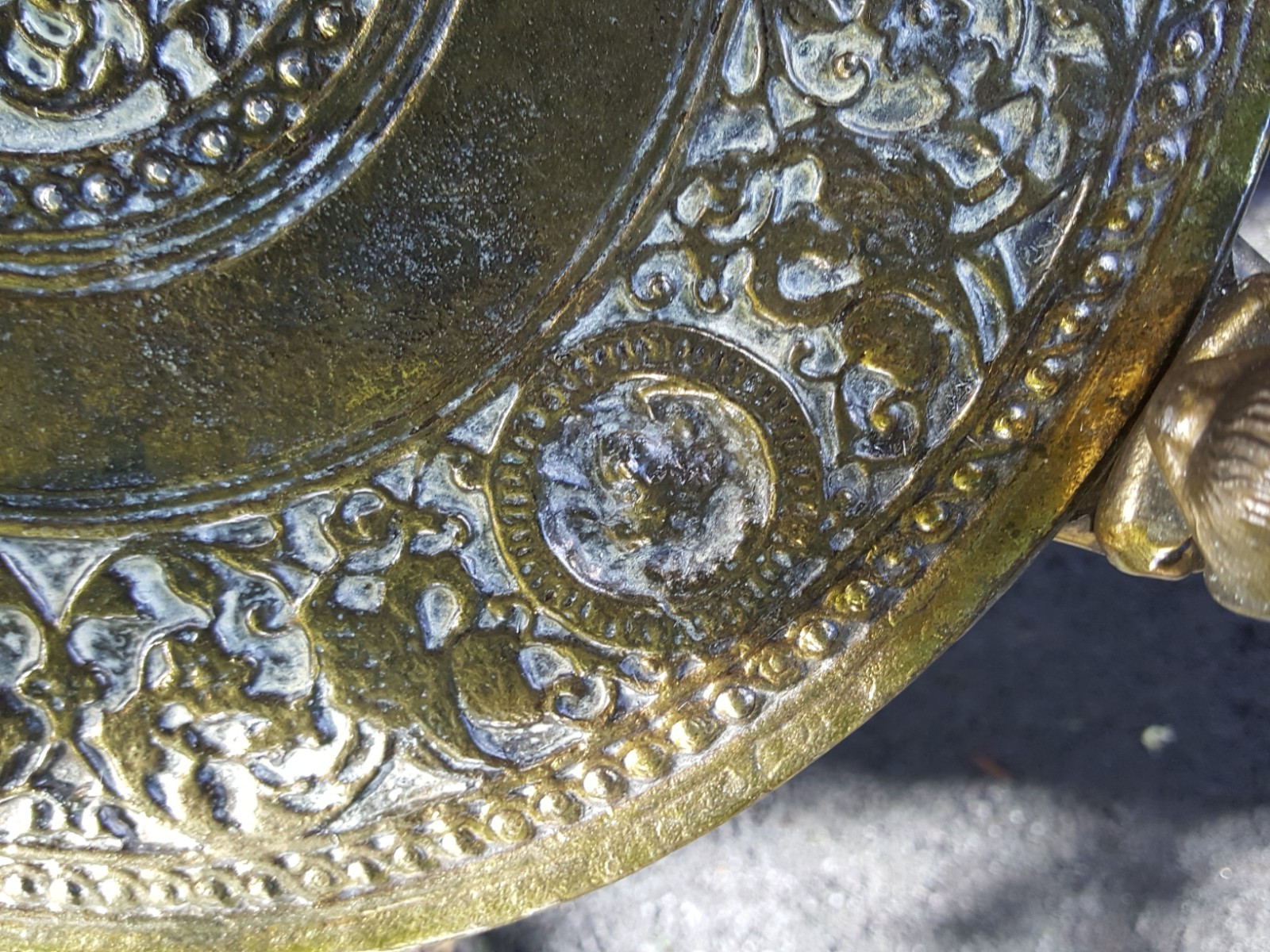 Vintage midcentury Moroccan gold gilt metal drinks table accent 2 tier 7184