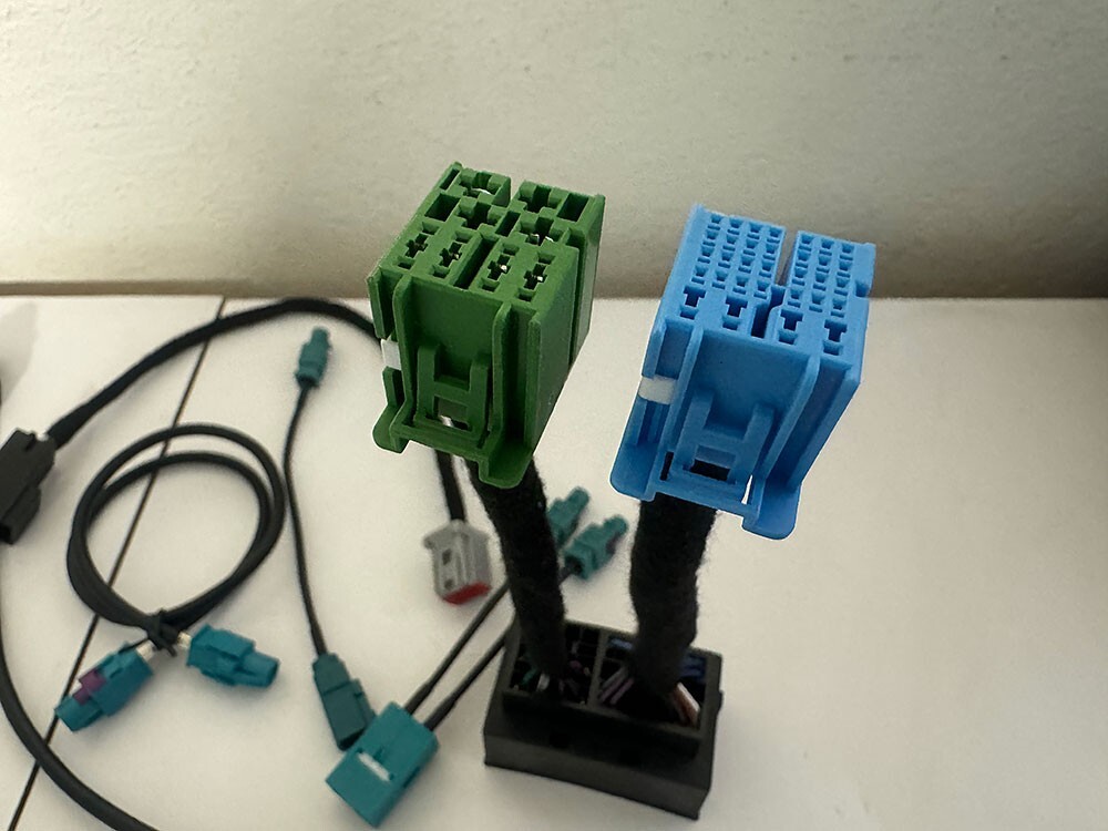 19-24 RAM 5 / 7 / 8.4" RADIO TO 12" UCONNECT 5 RADIO UPGRADE WIRING HARNESS KIT