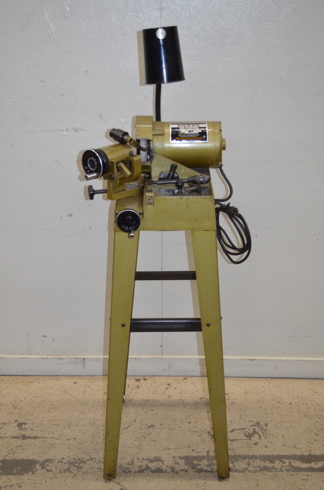 Darex Tool Sharpener # E85/90/TR w/ TR-70 w/Tap Work Holder, Collets, & Stand