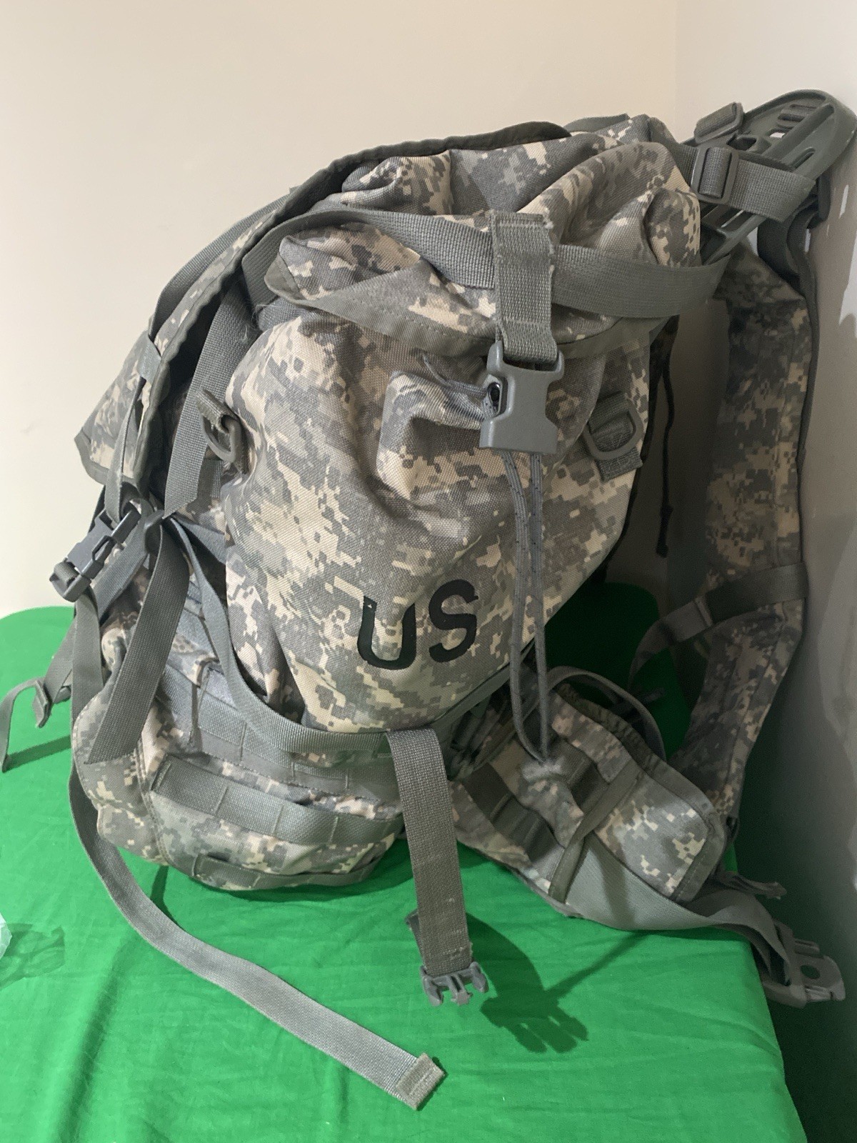 US Army MOLLE II Rucksack ACU w/ Frame & 2 Sustainment Pouches Surplus Gear