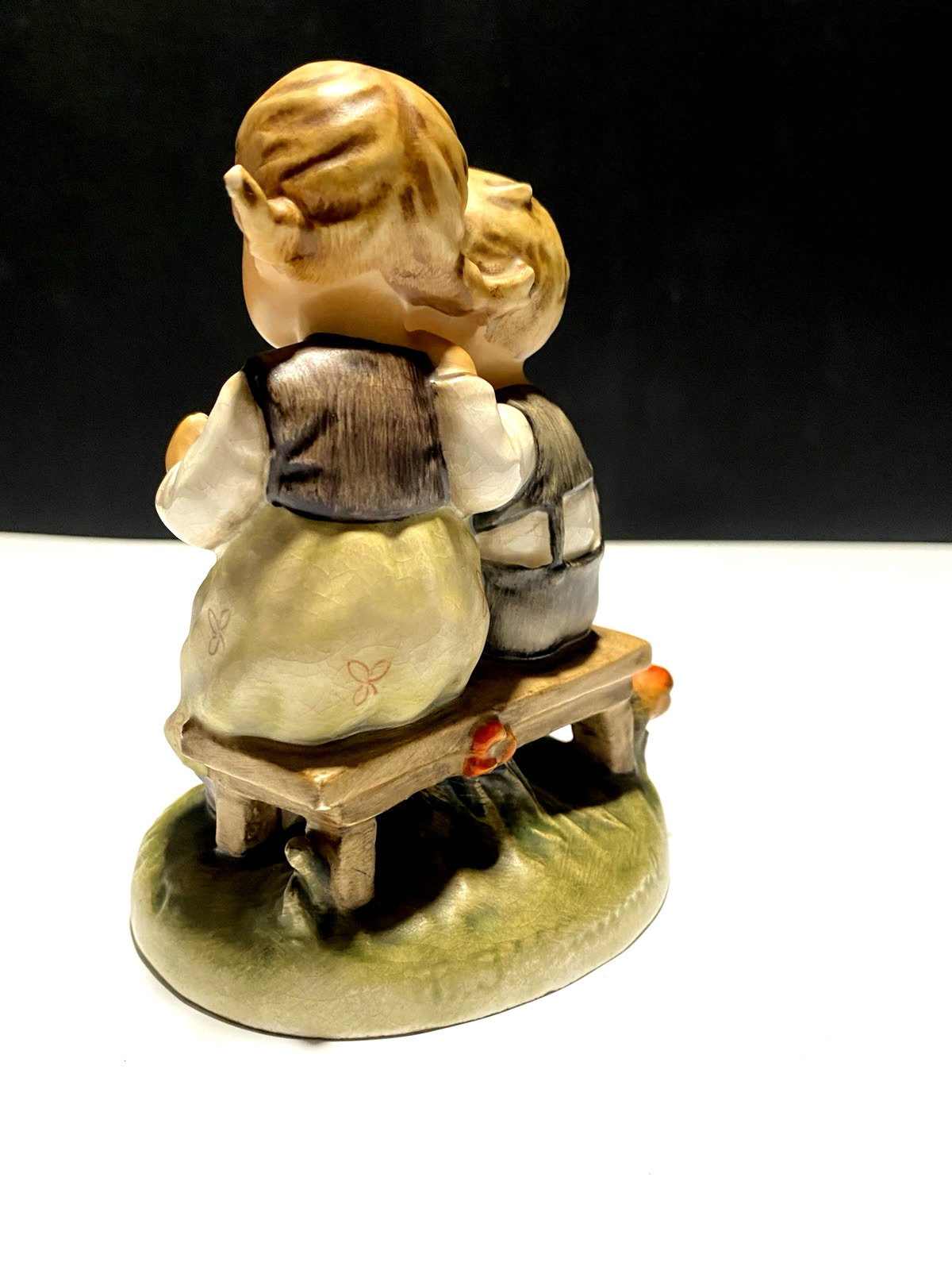 Hummel Goebel Figurines SMART LITTLE SISTER #346/6