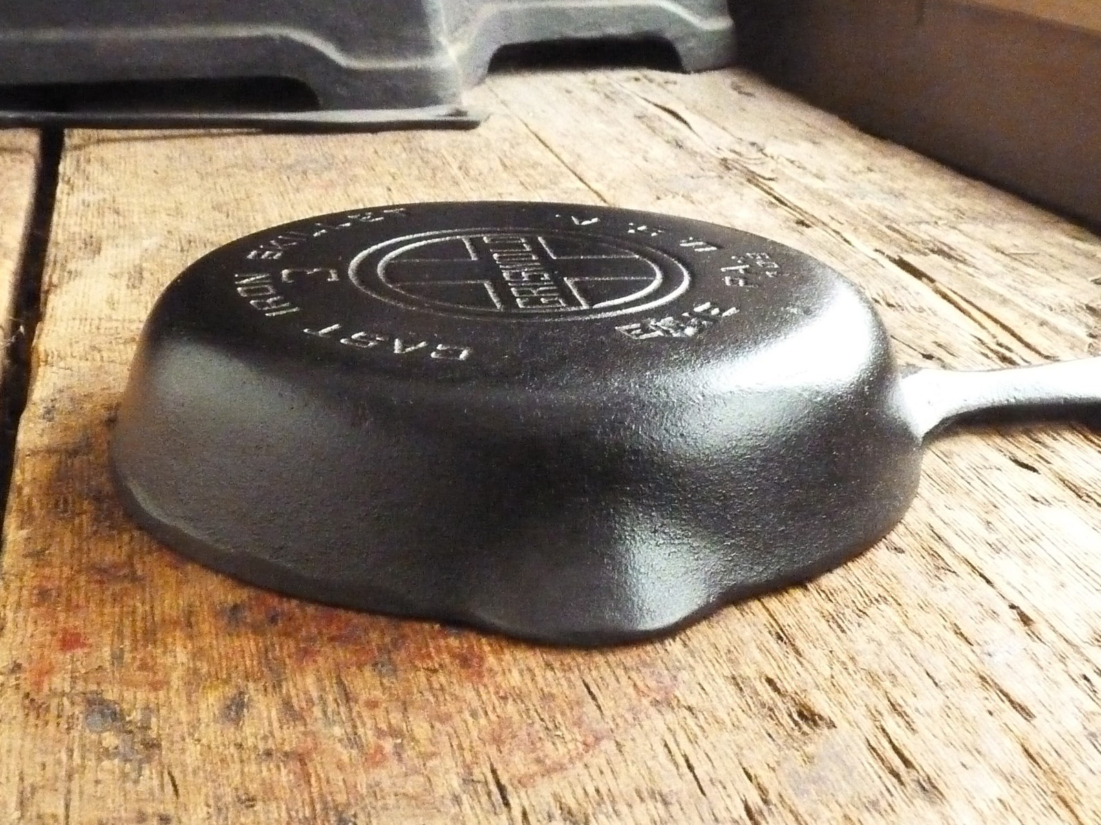 Vintage GRISWOLD Cast Iron SKILLET Frying Pan # 3 LARGE BLOCK LOGO - Ironspoon