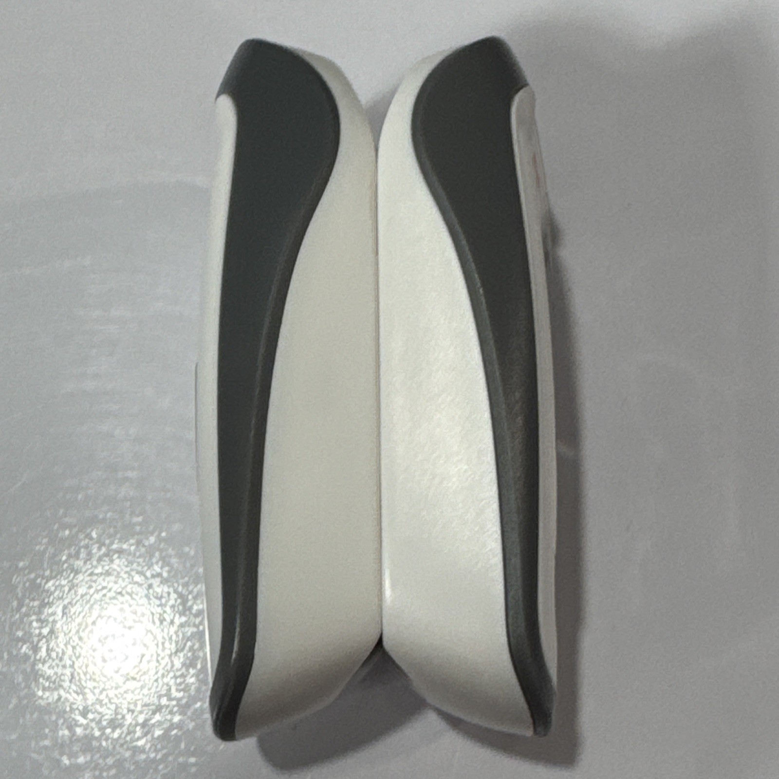 Fingertip Pulse Oximeter, Blood Oxygen Saturation Monitor (SpO2) with Pulse Rate