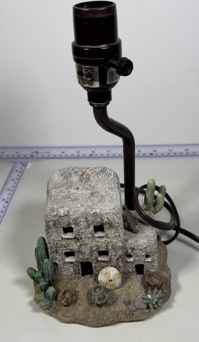 SOUTHWESTERN ADOBE LAMP VINTAGE HOME DECOR -WORKS (no Bulb) 11”