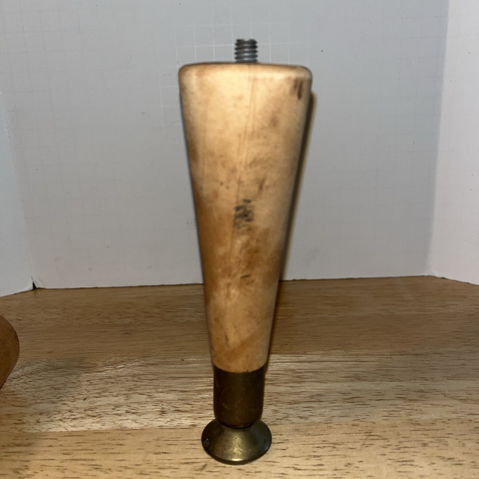 Vtg Set Of 4 Mid Century MCM Tapered Gold Tip Wood Furniture Legs 4” Screw In