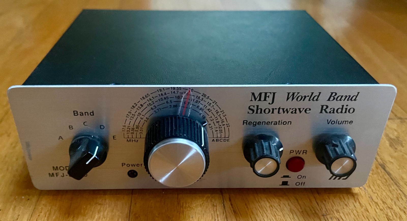 MFJ-8100 Shortwave Radio WORLD WIDE RECEIVER HAM #2