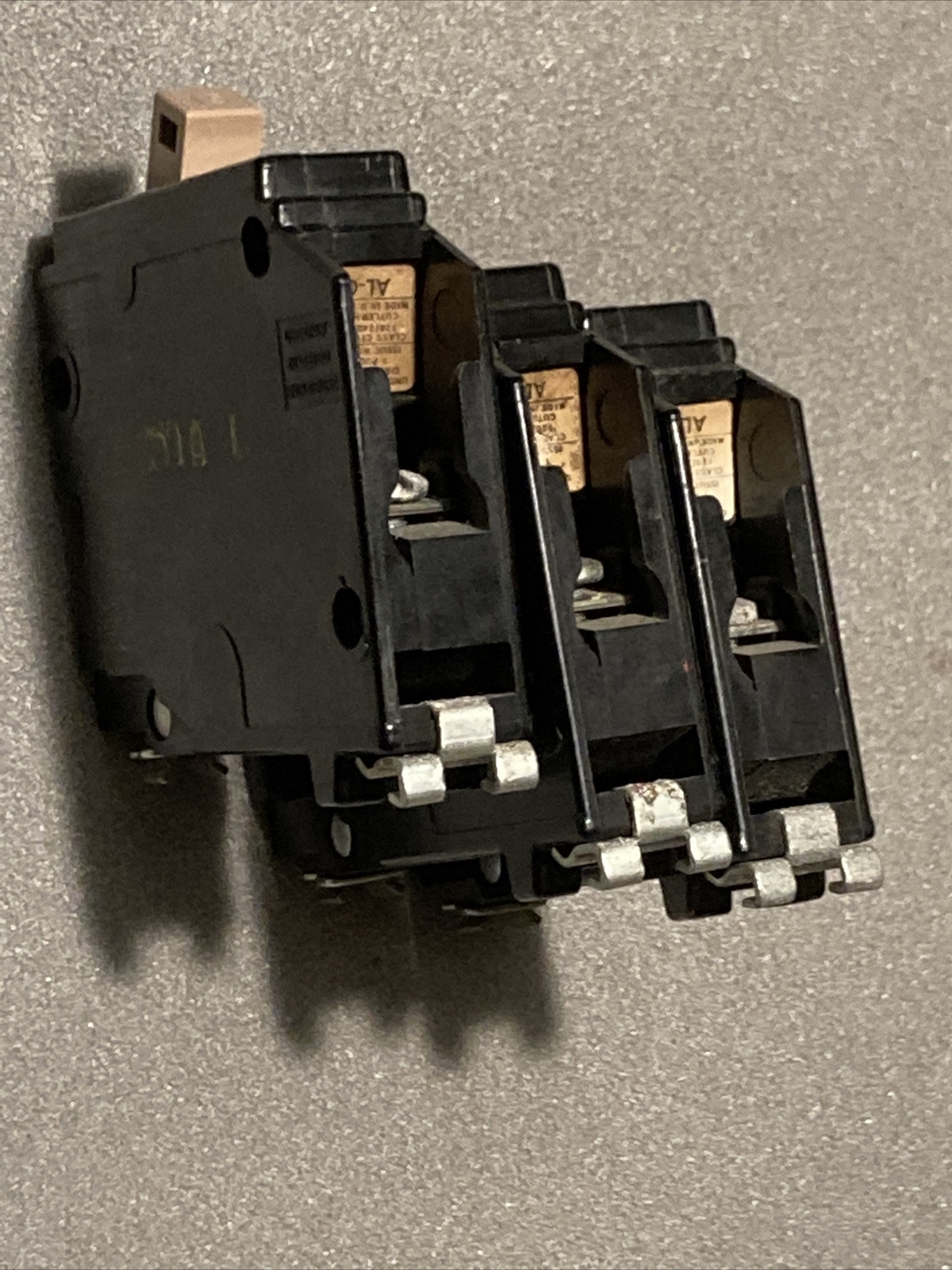 CH115 Cutler-Hammer Type CH 1 Pole 15 Amp 120V FULL NOTCH METAL FOOT (WARRANTY)