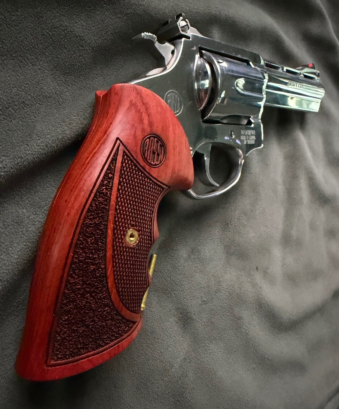 Rossi fit both Round / Square butt grips 67 68 69 71 351 511 515 518 720 971 972