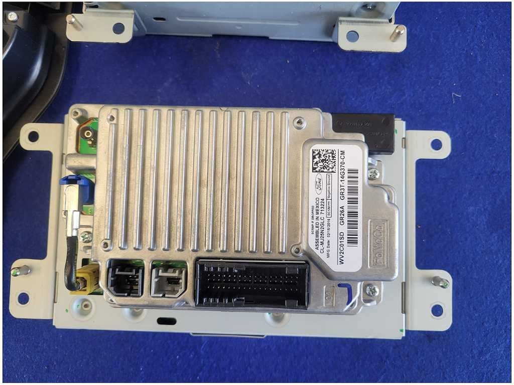 2016 Ford Mustang GT S550 Audio Sync3 Receiver Navigation Stereo Face Plate 2822