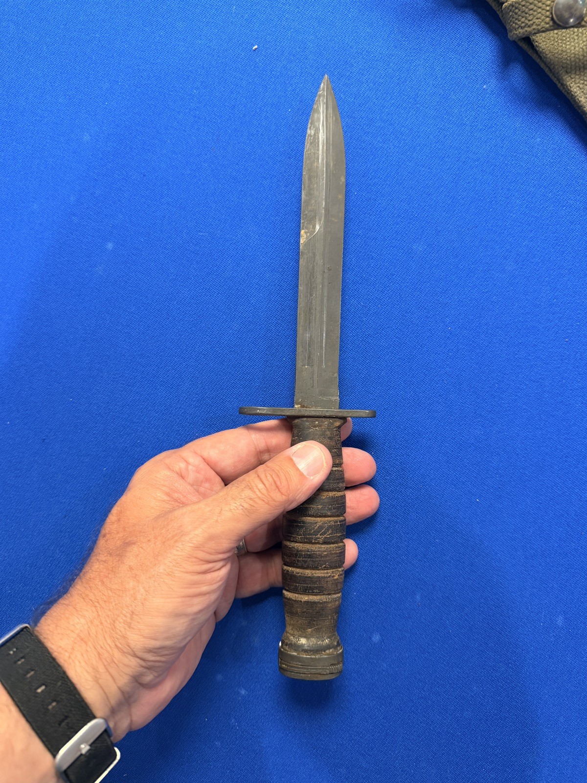 US WW2 Camillus Bayonet Fighting Knife w/ Scabbard canteen, belt and ammo pouch