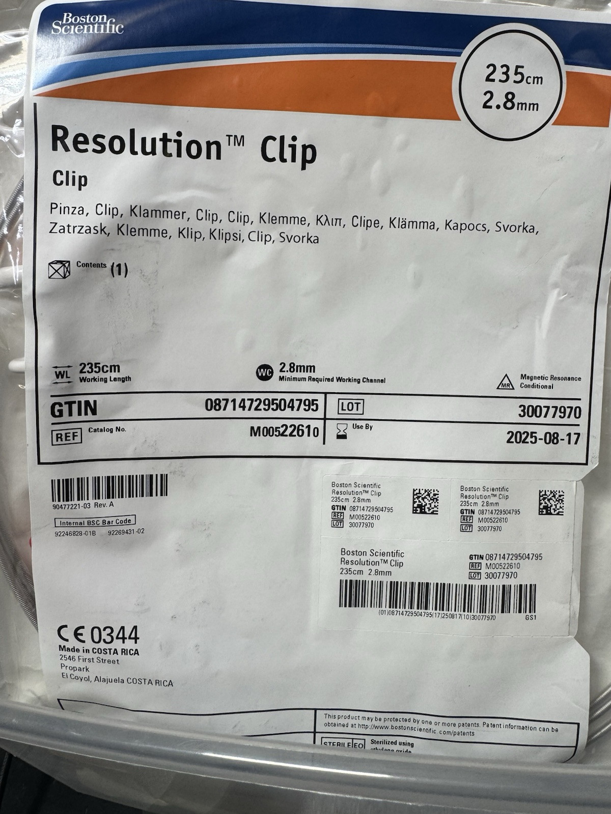 One (1) Resolution Clip 235 cm 2261 M00522610