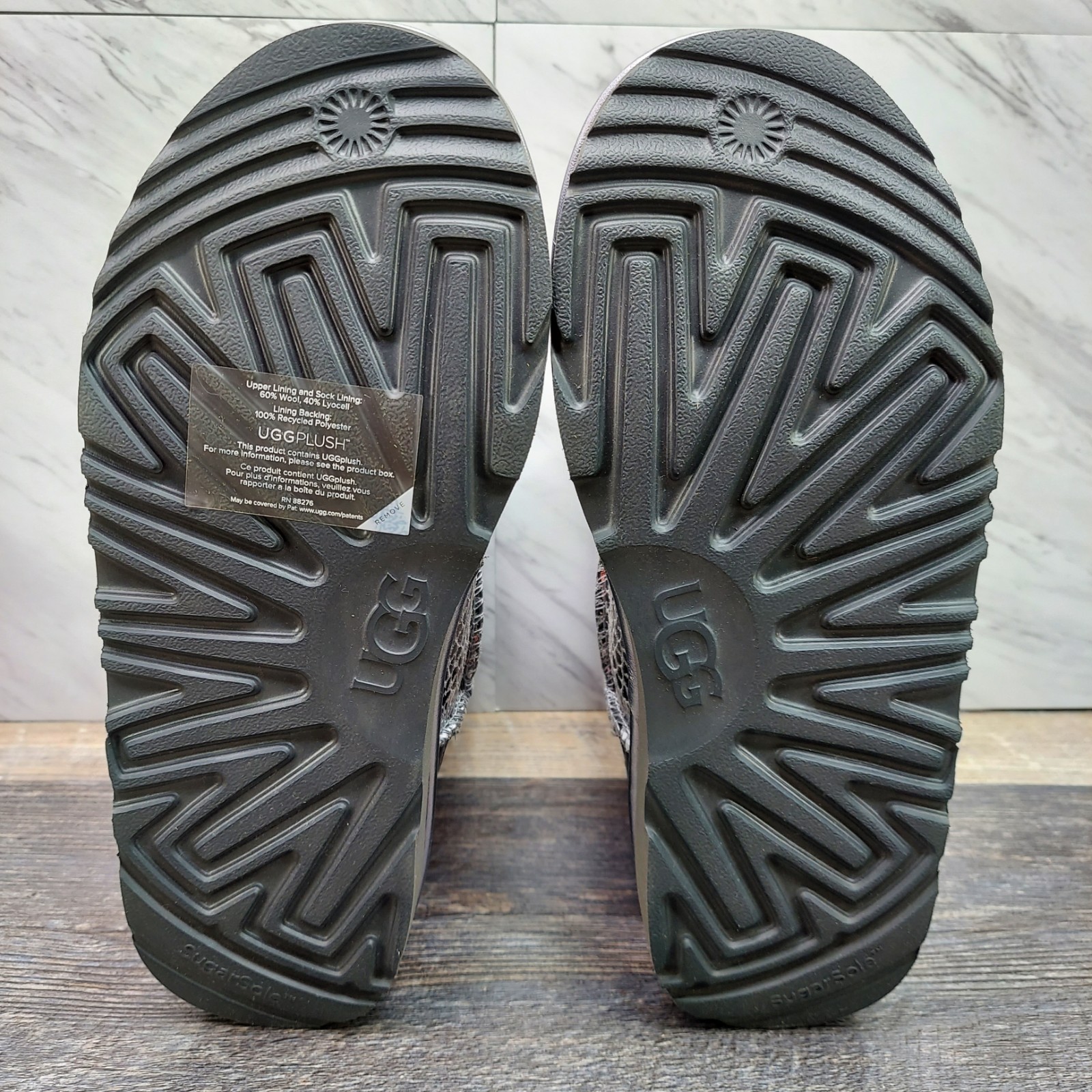 UGG Classic II Gel Hearts Silver Sequin Boots 1151613K Size 5 Kids Women's 6 NIB