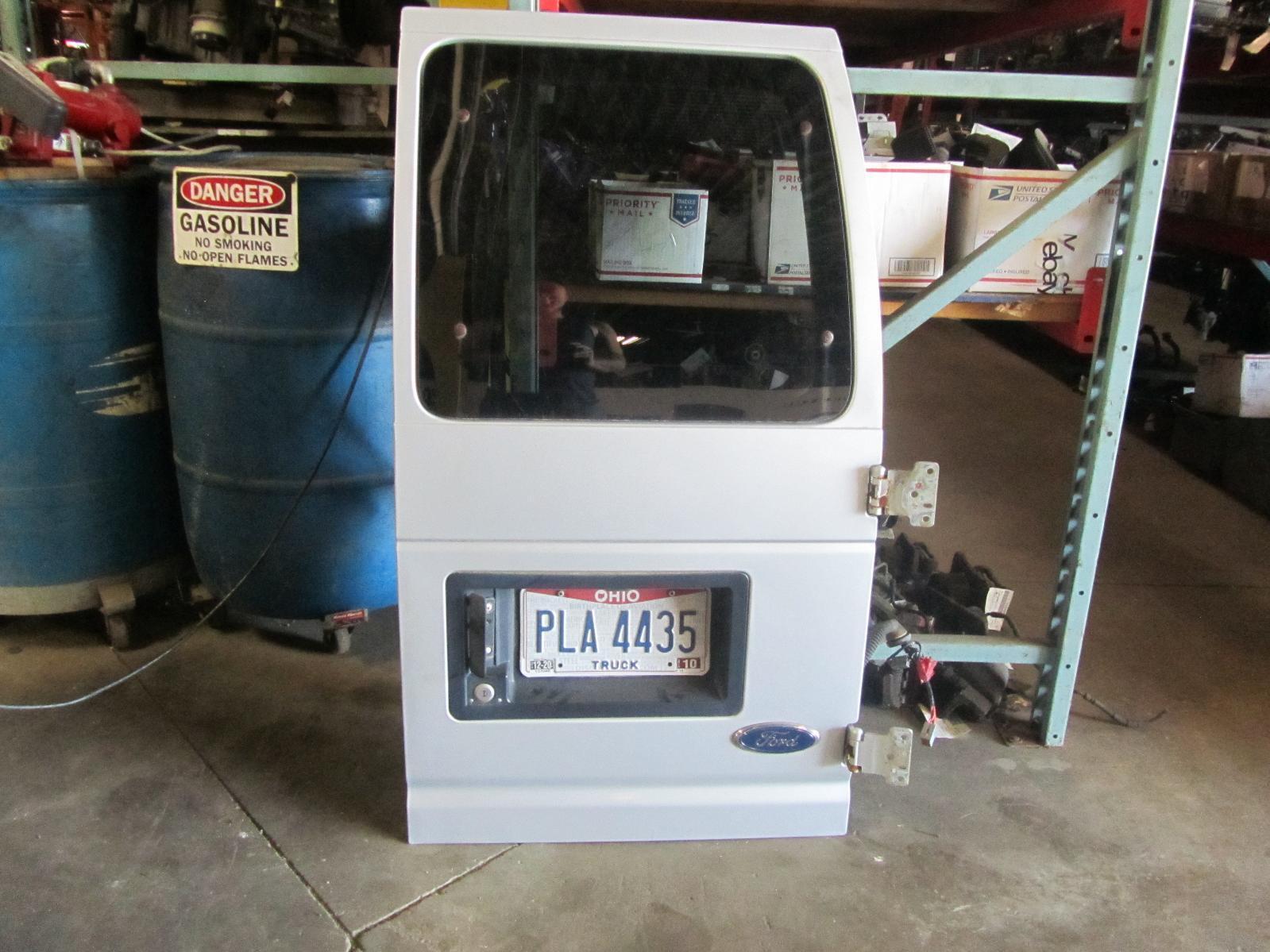 92-07 FORD E350 VAN Right Passenger Rear Back Door Silver Metallic LOCAL NO SHIP