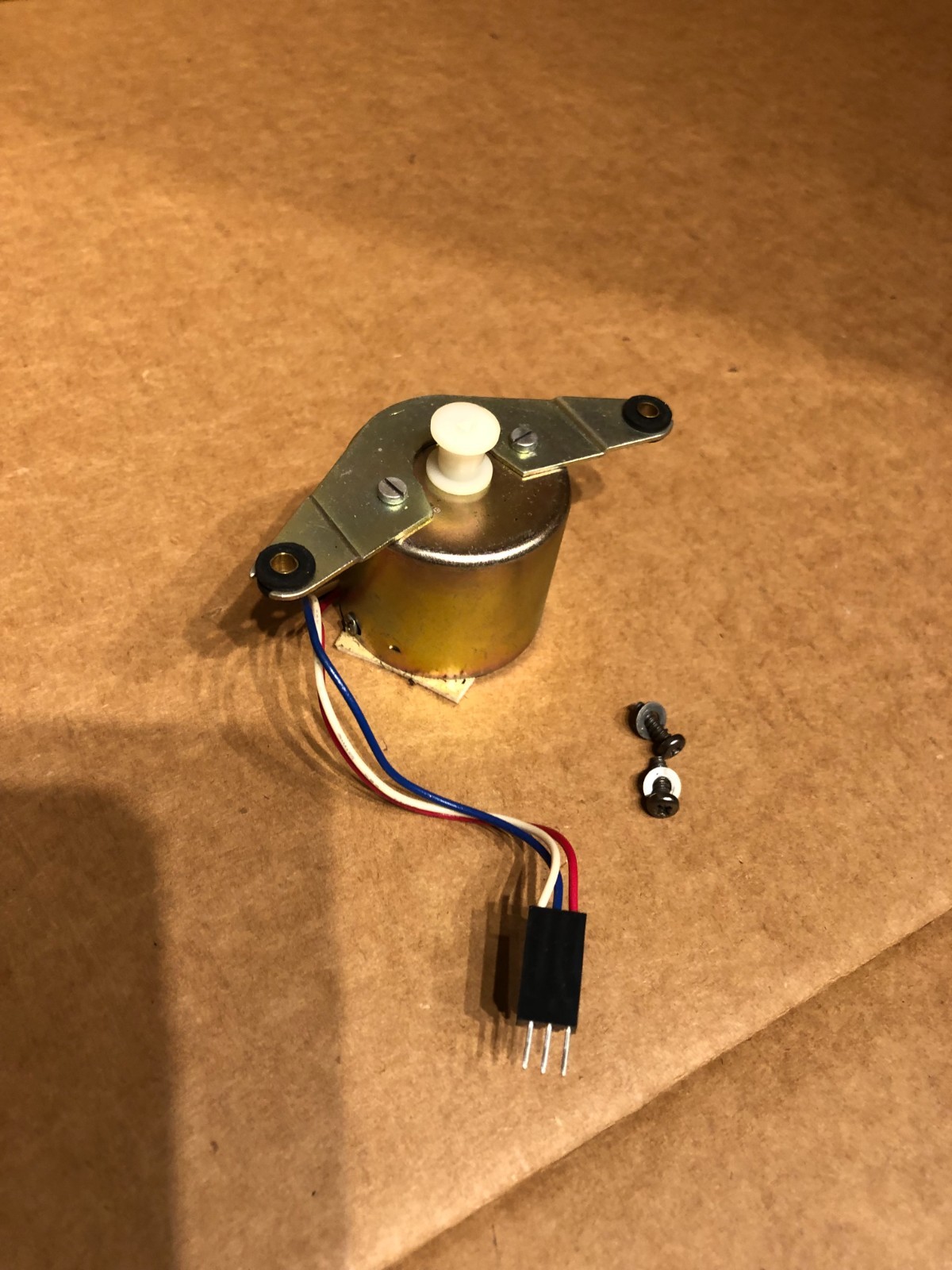 B&O 4002 turntable parting: Platter Motor + Hardware