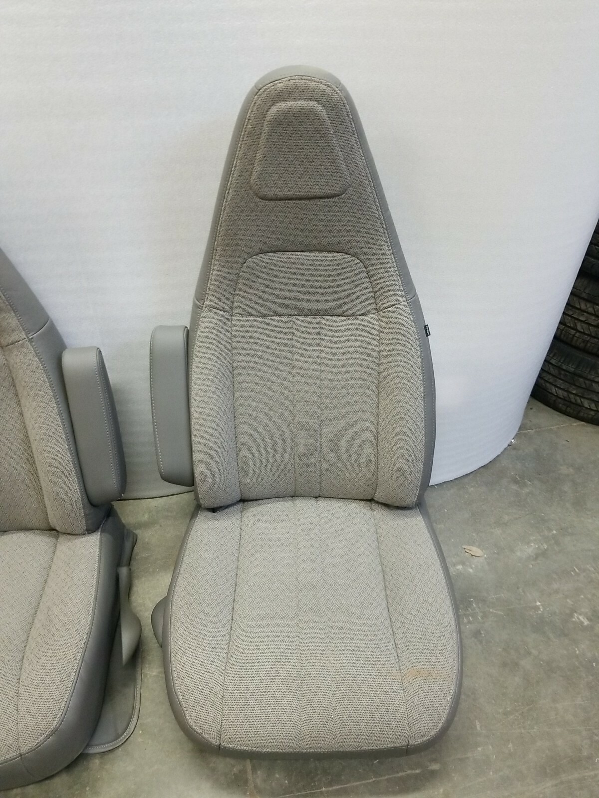 97-23 Chevy Express/GMC Savana Van Pair LH & RH Gray Cloth Power Bucket Seats