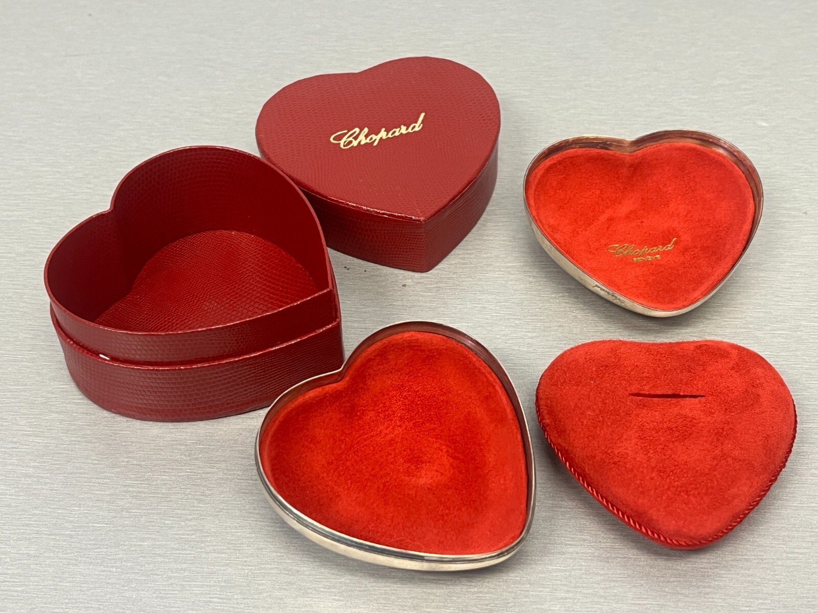 ORIGINAL CHOPARD HEART SHAPED STERlING SILVER RING DISPLAY BOX - VERY NICE!