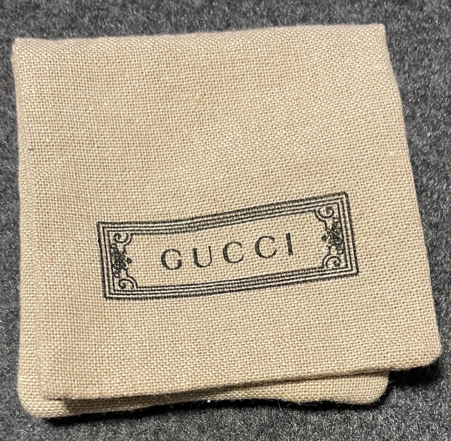 Authentic Gucci Small Green Gift Box With Jewelry Pouch 3.25” x 3.25” - NEW