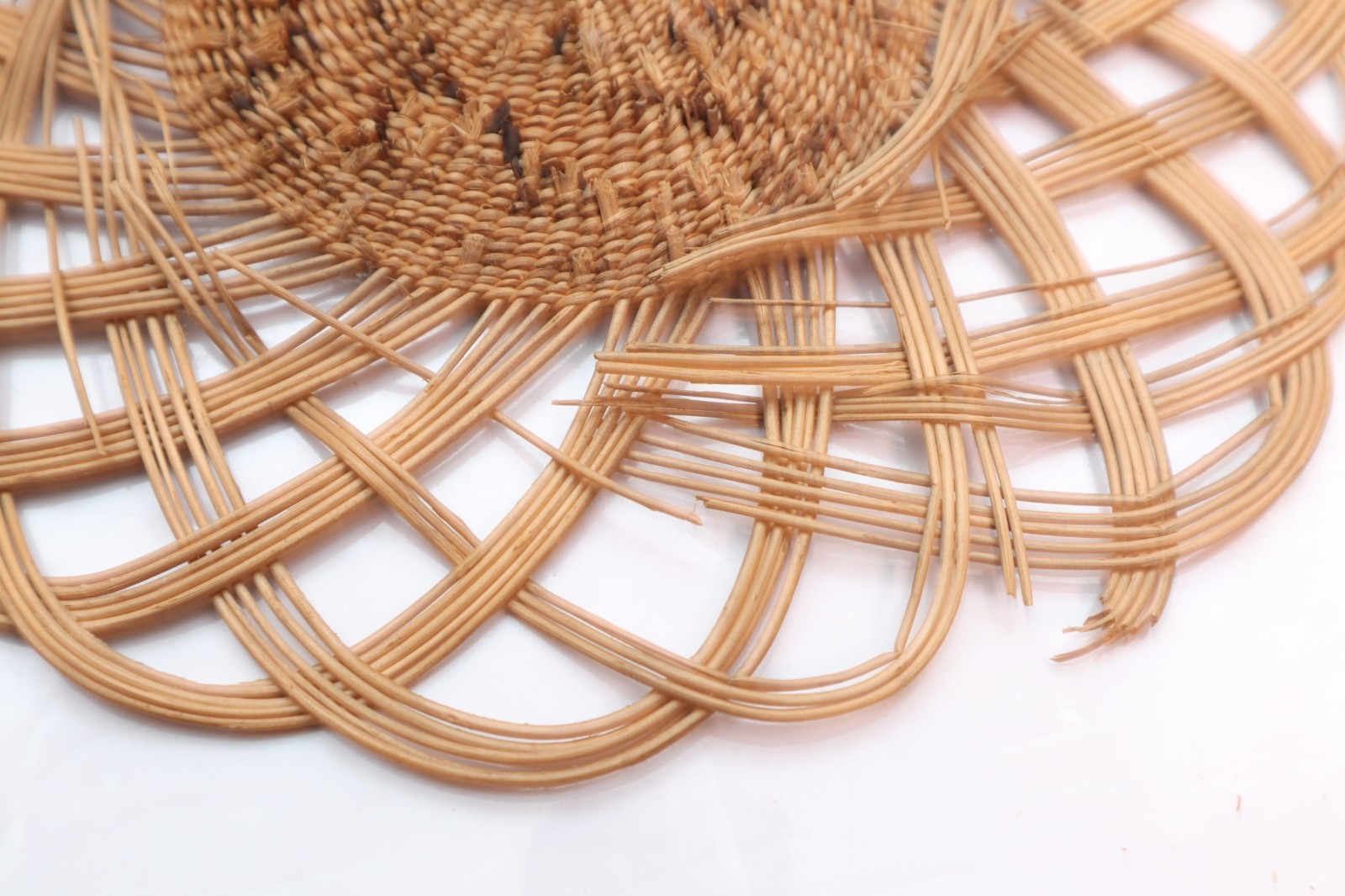 VTG Native American Indian Hupa Yurok Woven Basket Plaque Flat Tray Trivet 8.5"