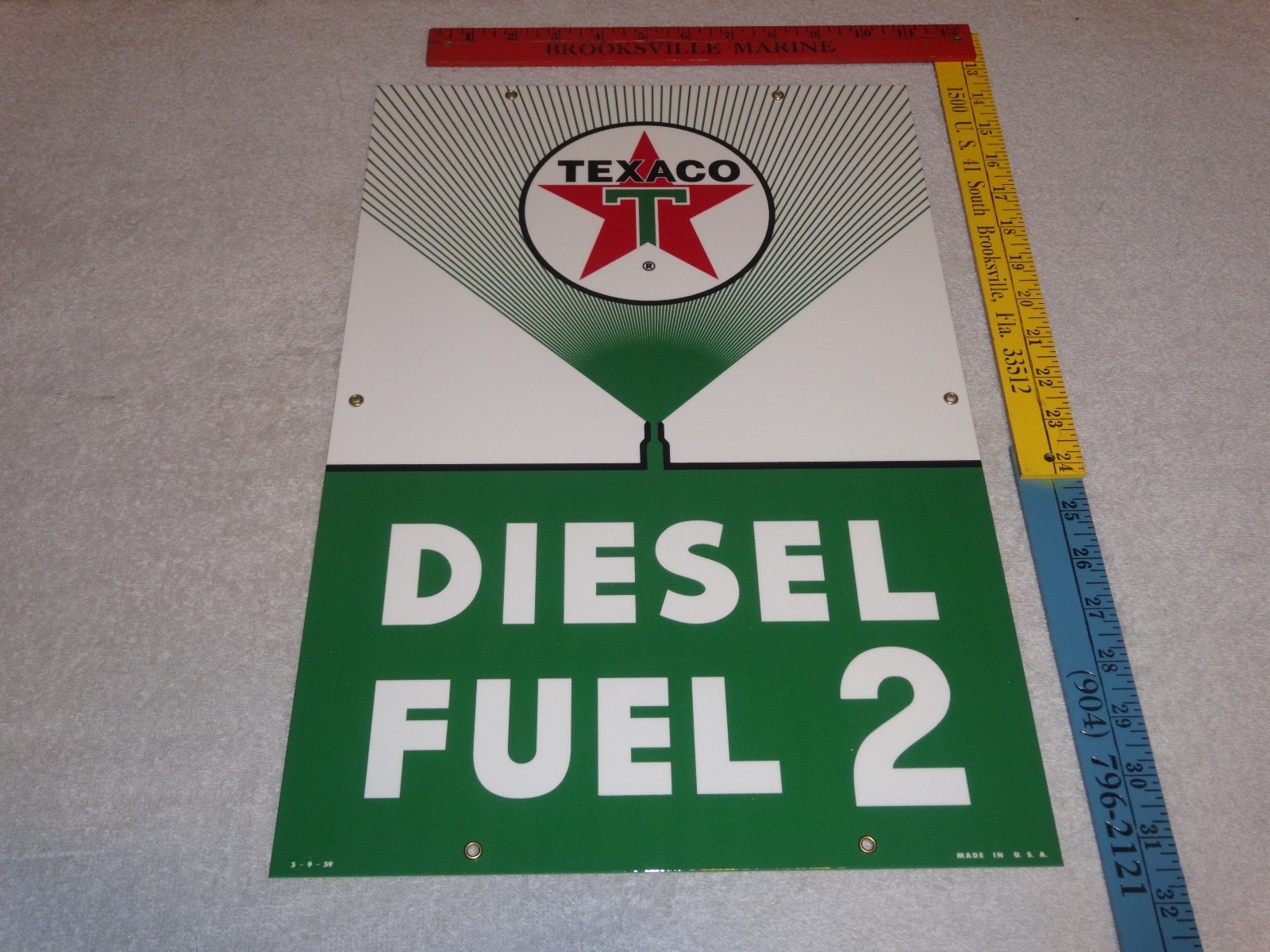VINTAGE TEXACO DIESEL FUEL 2 GREEN SPRAYER 18" PORCELAIN METAL GASOLINE OIL SIGN