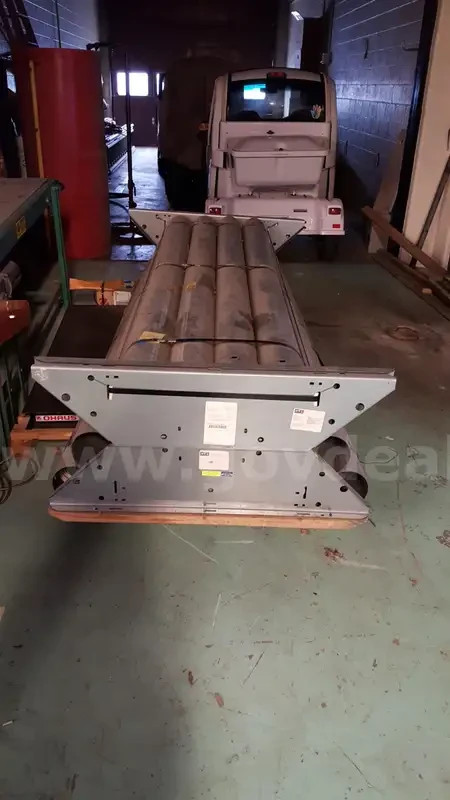 Raido / Wind steel tower comes with all hardware, NRG (112 FT) NEW