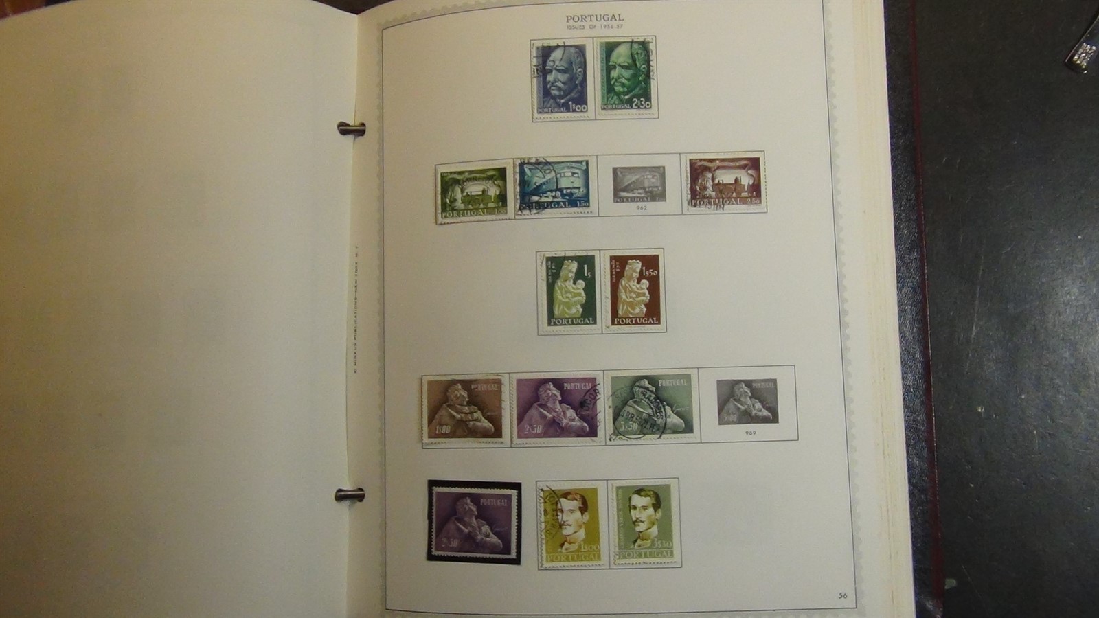 Stampsweis Portugal stamp collection in Minklus Specialty est 800 stamps to 1980