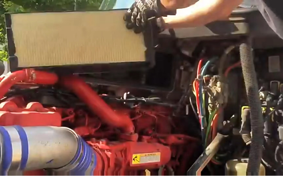 4PCS P621725 Engine Air Filter Fit for KENWORTH T680 and PETERBILT 567 579 Turck