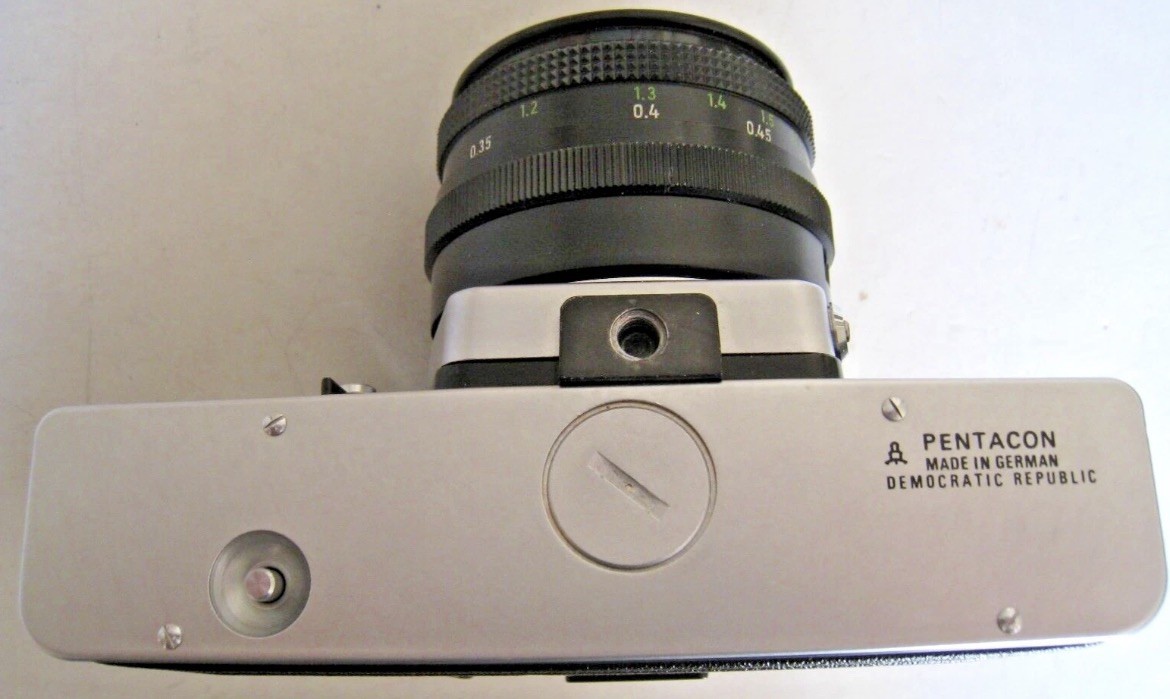 Practika mtl5 35mm Camera and two lenses + case