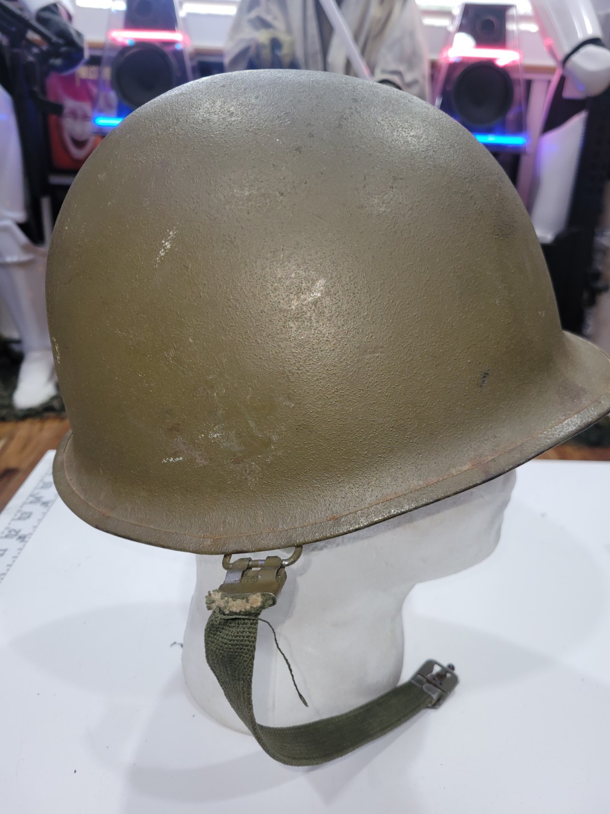 ORIGINAL US M1 HELMET , REAR SEAM, Swivel Bale, W/ LINER