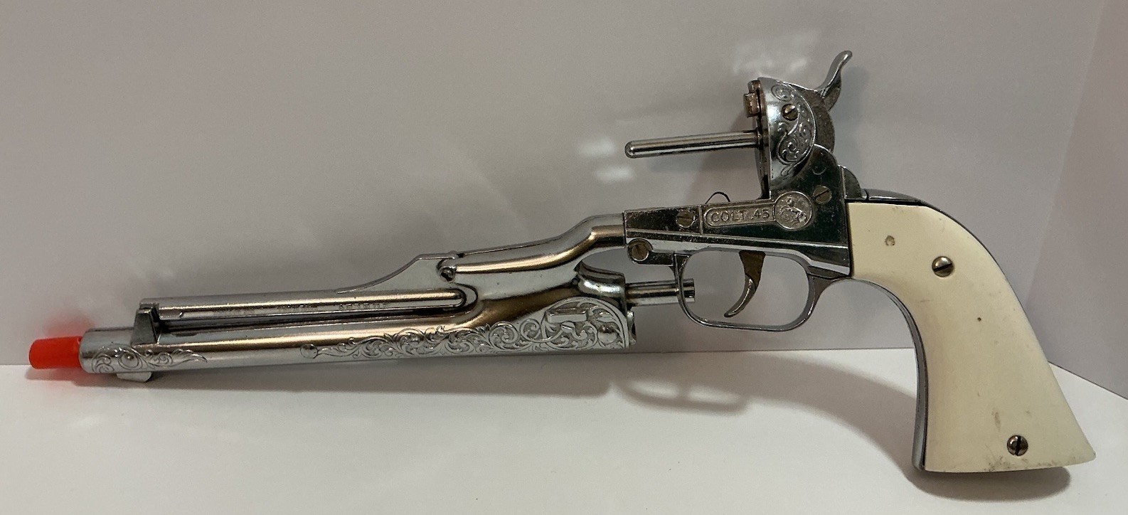 VINTAGE HUBLEY COLT 45 CAP GUN W/ 6 ORIGINAL BULLETS & 4 BOXES OF STALLION CAPS