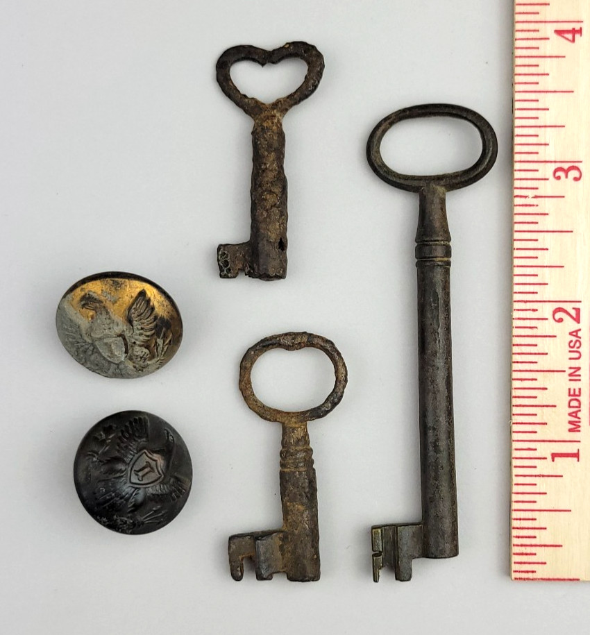 North Dakota Fort/Post Relics - 5 Pcs - Brass/Iron Military Buttons & Chest Keys