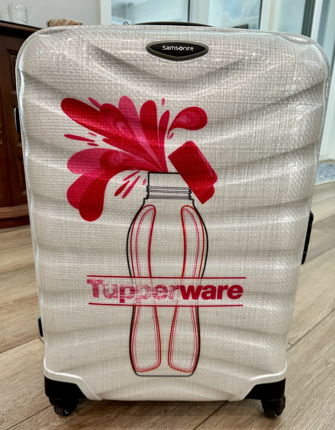 Samsonite Firelite Limited Edition for Tupperware 20” Spinner Carry-On Luggage