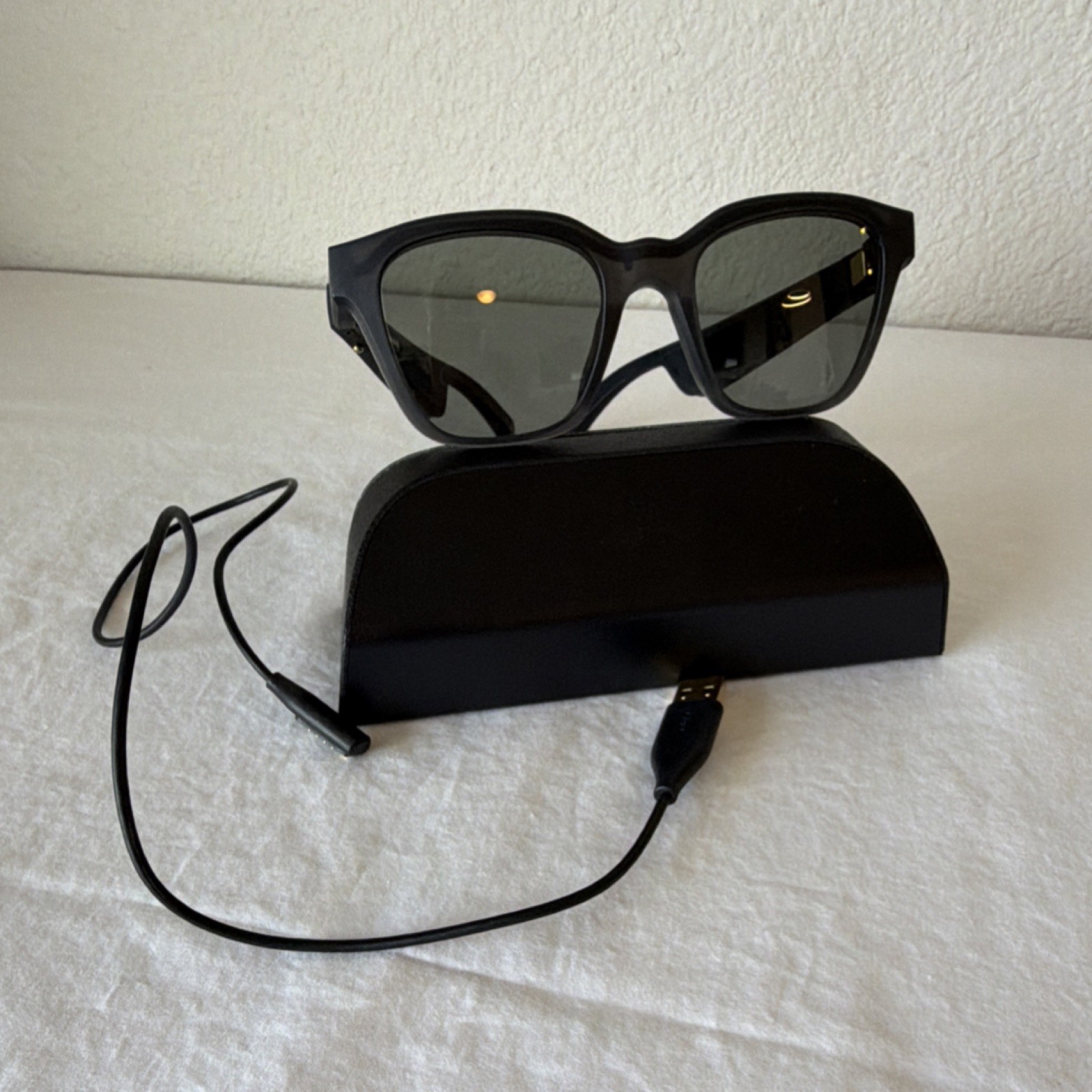 Bose ALTO Frames BMD0006 Bluetooth USB Smart Audio Sunglasses with Case
